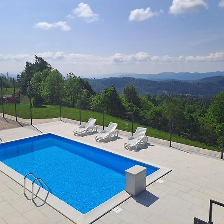 Holiday Home With Hot Tub And Sauna Sabina Rovte Exterior foto